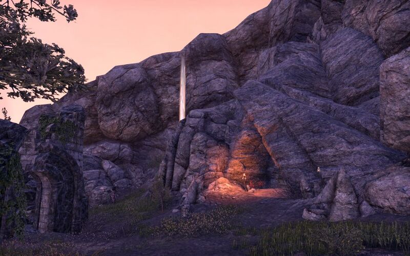 Файл:ON-place-4-Rivenspire Skyshard.jpg